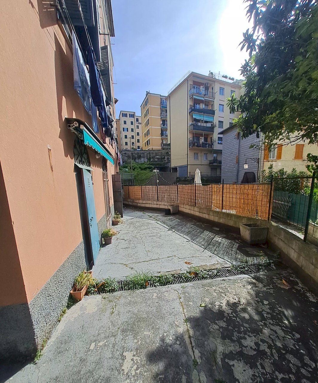 foto magazzino 1.jpg - Magazzino Via S. Schiaffino 65r, Genova (zona Quarto) - foto 1