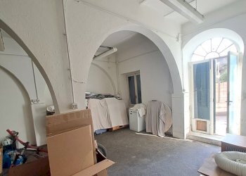 magazzinosei.jpg - Magazzino Via S. Schiaffino 65r, Genova (zona Quarto) - foto 8