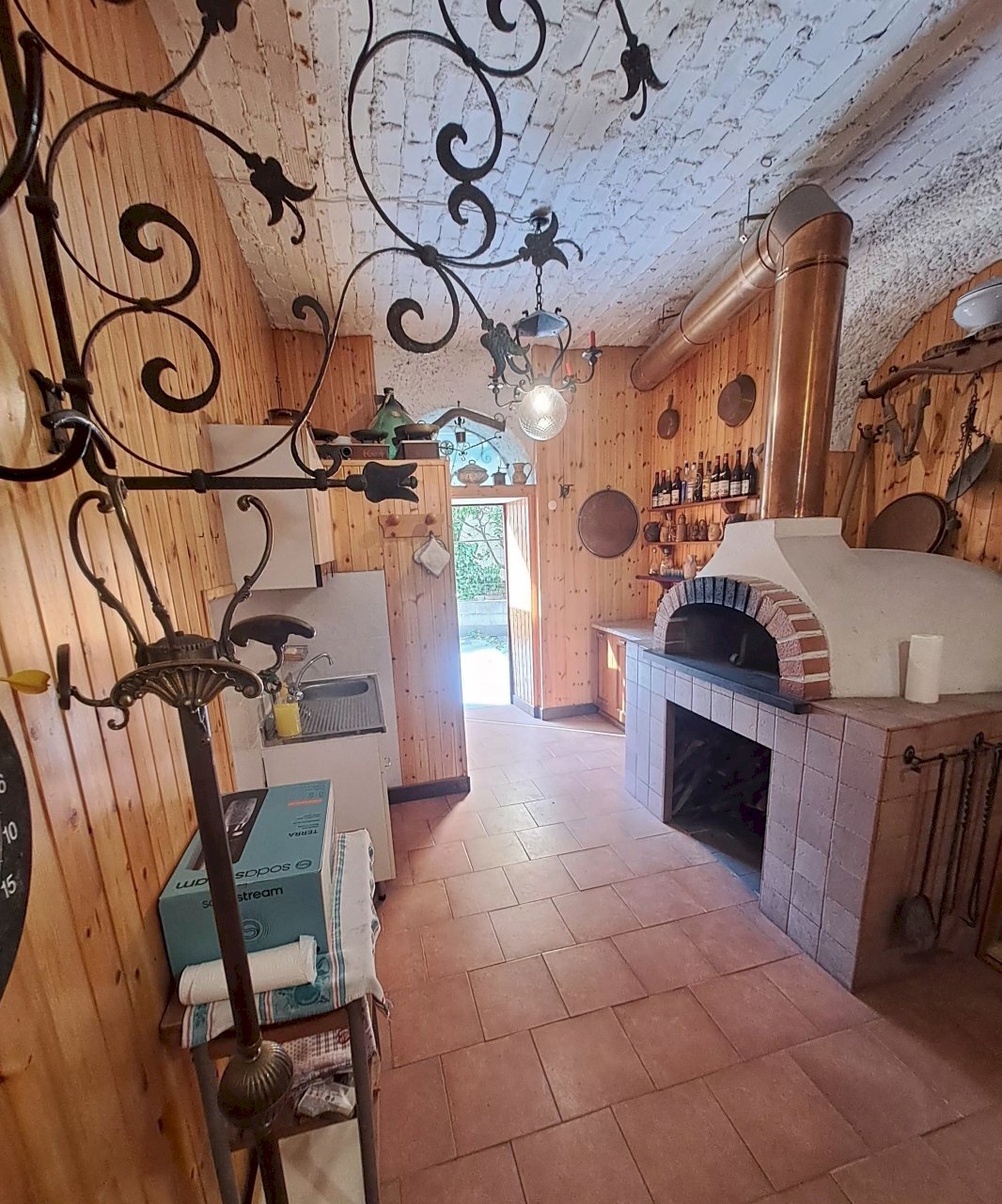 magazzino4.jpg - Magazzino Via S. Schiaffino 65r, Genova (zona Quarto) - foto 1