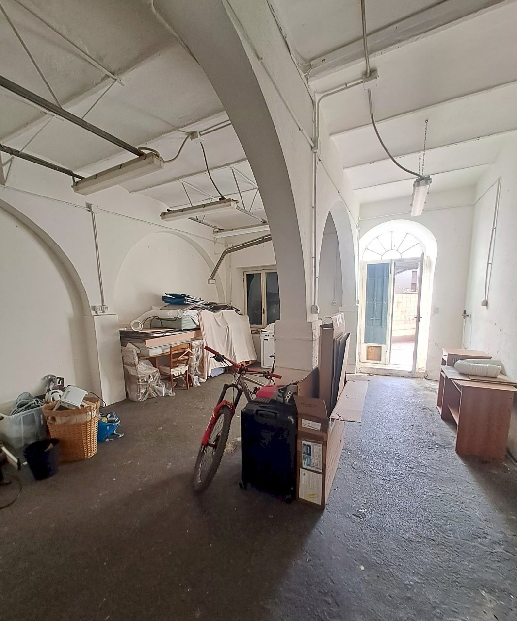 magazzinocinque.jpg - Warehouse Via S. Schiaffino 65r, Genova (neighborhood Quarto) - photo 1