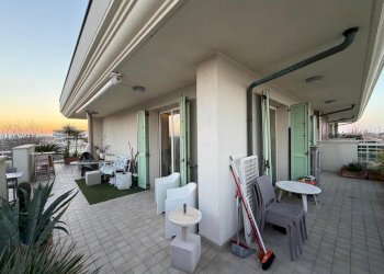 dae49a04-a0ca-40b6-b179-c8934f86b085.jpg - Attico Via Gaio Valerio Catullo, Bellaria-Igea Marina - foto 9