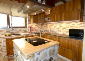 P1100006.JPG - Casa indipendente Scarperia e San Piero - foto 5