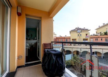 6.1 BALCONE.jpg - Quadrilocale VIA CIBRARIO 37, Genova - foto 16