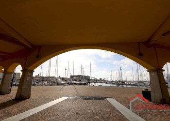 9.1 ZONA CIRCOSTANTE.jpg - Quadrilocale VIA CIBRARIO 37, Genova - foto 29