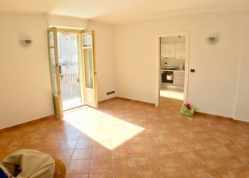 00.jpg - Four-room apartment Via Monte di Pietà 14, Cherasco - photo 1