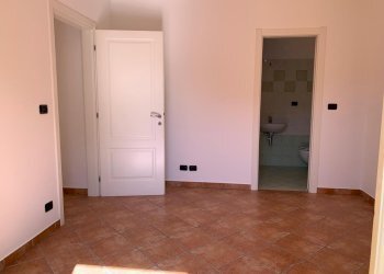 WhatsApp Image 2026-05-07 at 17.11.44 (1).jpg - Four-room apartment Via Monte di Pietà 14, Cherasco - photo 7