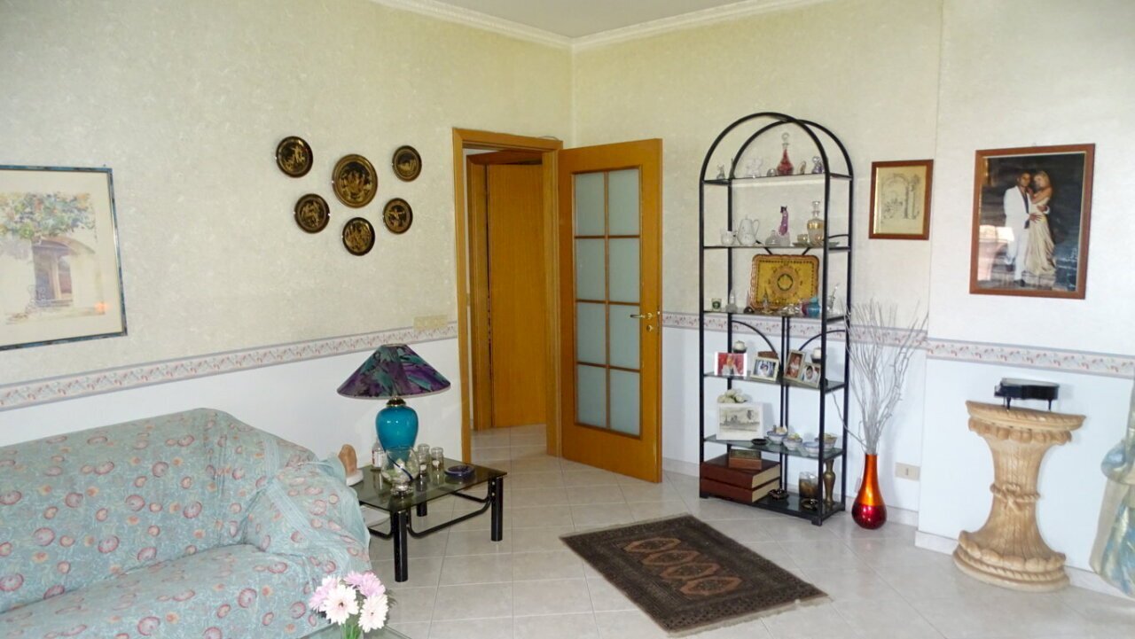 2.JPG - Quadrilocale Via Antonino Corsaro 8, Camporotondo Etneo - foto 2