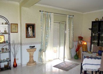 1.JPG - Quadrilocale Via Antonino Corsaro 8, Camporotondo Etneo - foto 1