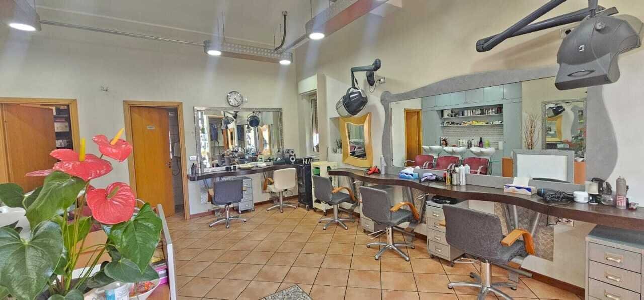 1.jpeg - Parrucchieri Uomo - Donna Via Giuseppe de Felice 25, Sant'Agata Li Battiati - foto 1