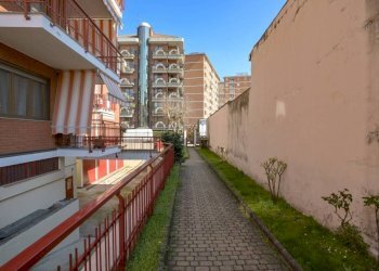 Trilocale Torino (zona Rebaudengo) - foto 16