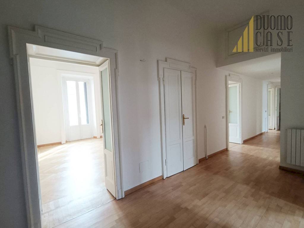 Four-room apartment Milano - photo 2