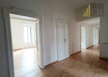 Four-room apartment Milano - photo 2