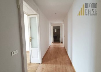 Four-room apartment Milano - photo 16