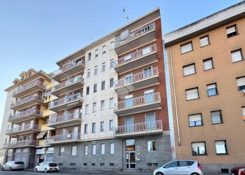 Two-room apartment Via bignone, Pinerolo - photo 1