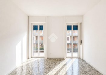 Four-room apartment Via Alfredo Cappellini, Milano (neighborhood Repubblica) - photo 8