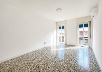 Four-room apartment Via Alfredo Cappellini, Milano (neighborhood Repubblica) - photo 9
