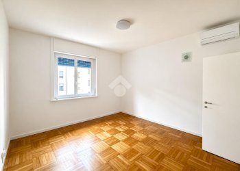 Four-room apartment Via Alfredo Cappellini, Milano (neighborhood Repubblica) - photo 15