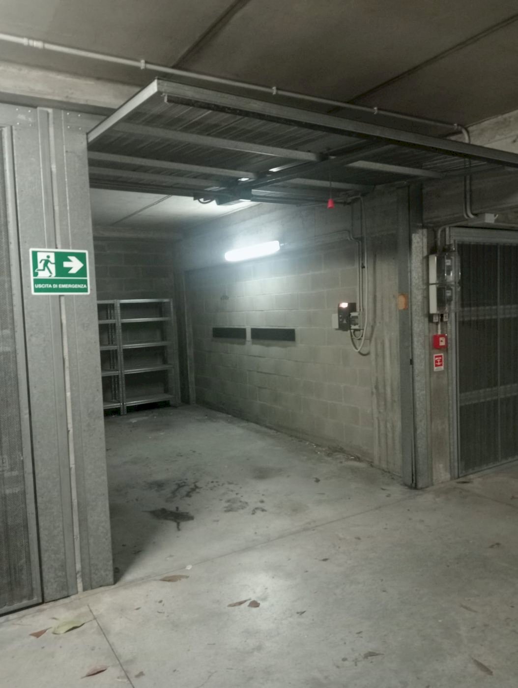 Box via teodoro II di Monferrato, Genova (zona Pegli) - foto 2