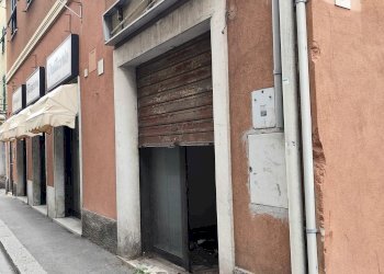 Locale Commerciale via Vezzani, Genova (zona Rivarolo) - foto 10