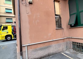 Locale Commerciale via Vezzani, Genova (zona Rivarolo) - foto 11