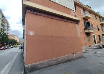 Locale Commerciale via Vezzani, Genova (zona Rivarolo) - foto 12