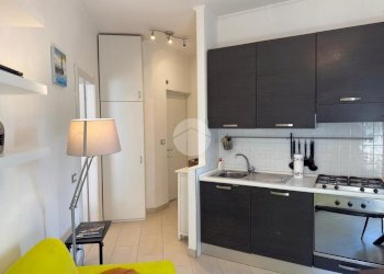Two-room apartment Viale Caterina da Forlì, Milano (neighborhood Gambara) - photo 3