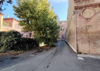 Posto Auto Via San Vitale, 40, Bologna (zona Centro Storico) - foto 2