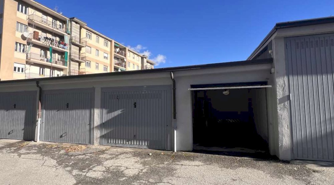 Box Viale Federico Chabod, Aosta - foto 1