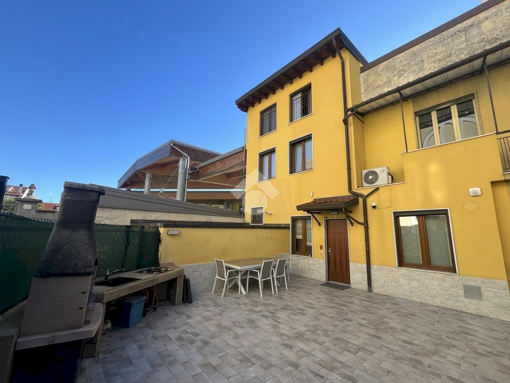 Trilocale casa indipendente Via Garavaglia, Bareggio - foto 1