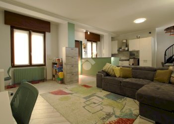 Trilocale casa indipendente Via Garavaglia, Bareggio - foto 3