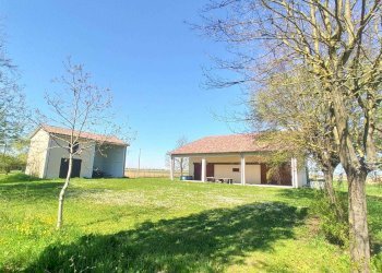 Casa indipendente Via delle Valli, 5 5, Mirandola - foto 1