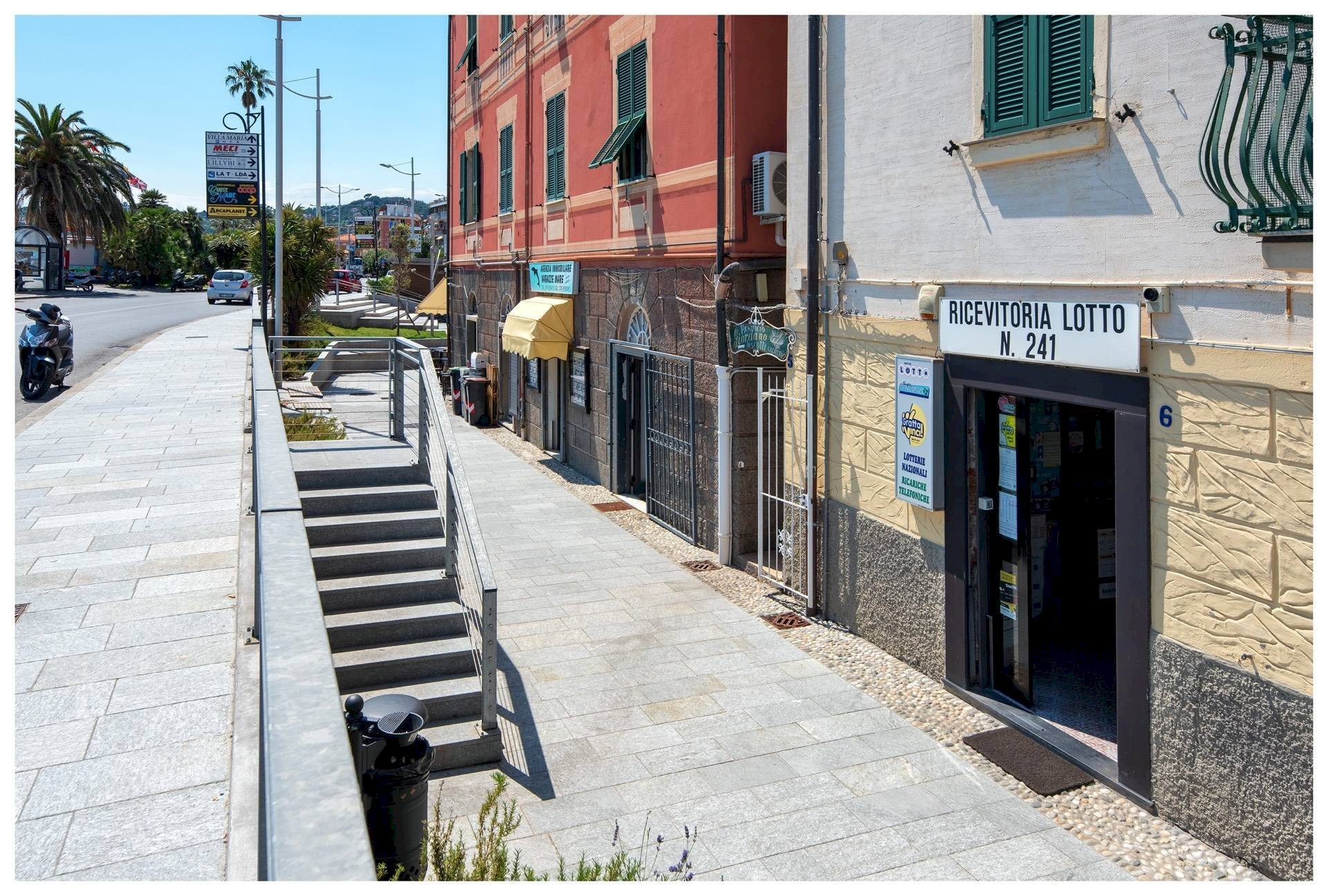 Foto 1 - Locale Commerciale Via Santa Caterina
 
4, Varazze - foto 1