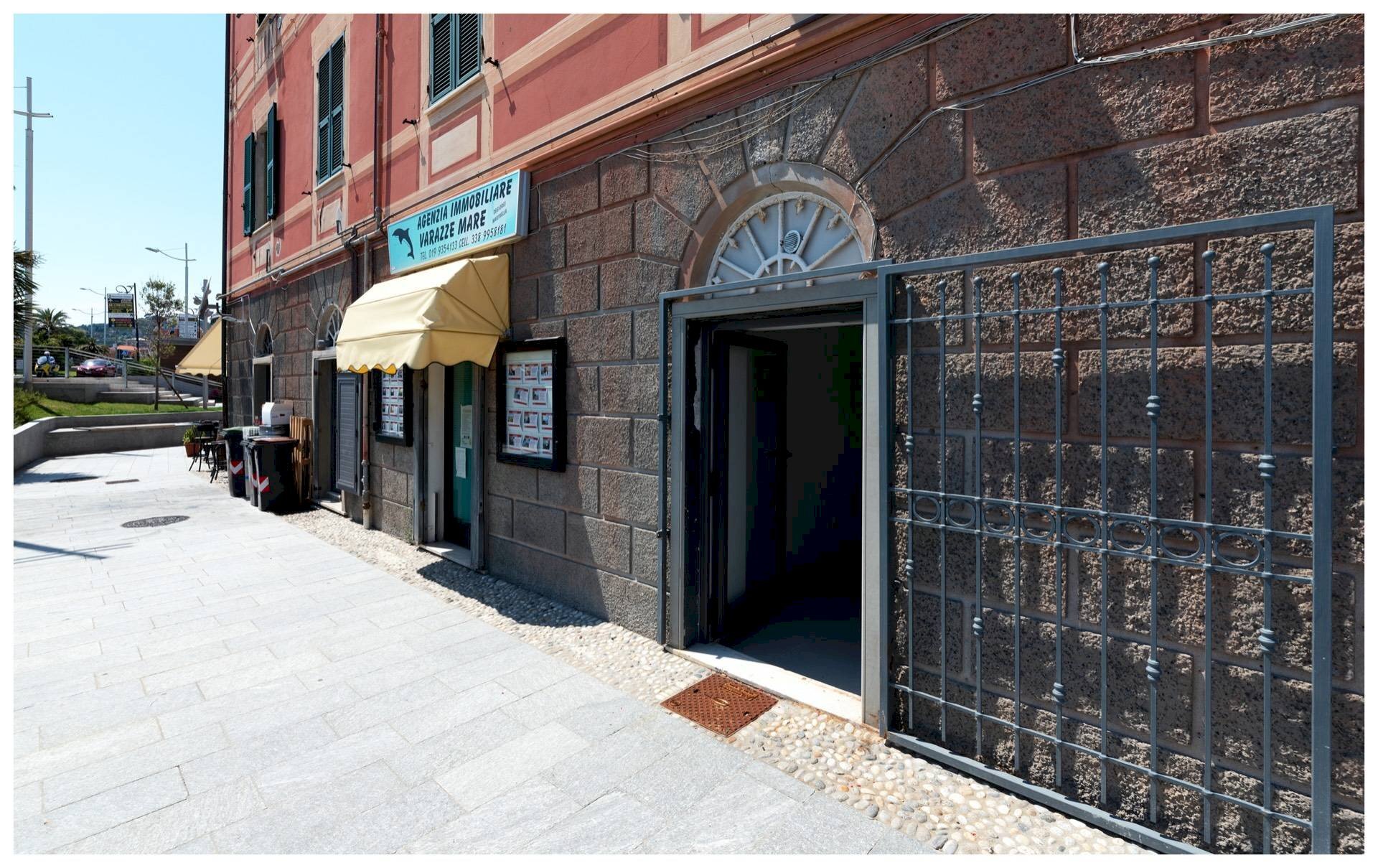 Foto 3 - Locale Commerciale Via Santa Caterina
 
4, Varazze - foto 3