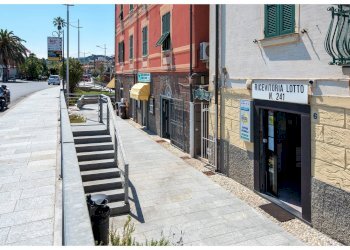 Foto 1 - Locale Commerciale Via Santa Caterina
 
4, Varazze - foto 1