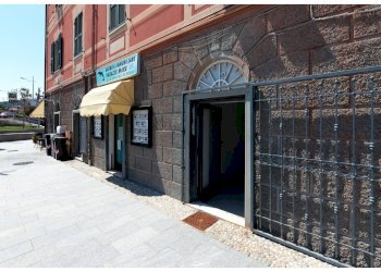 Foto 3 - Locale Commerciale Via Santa Caterina
 
4, Varazze - foto 3