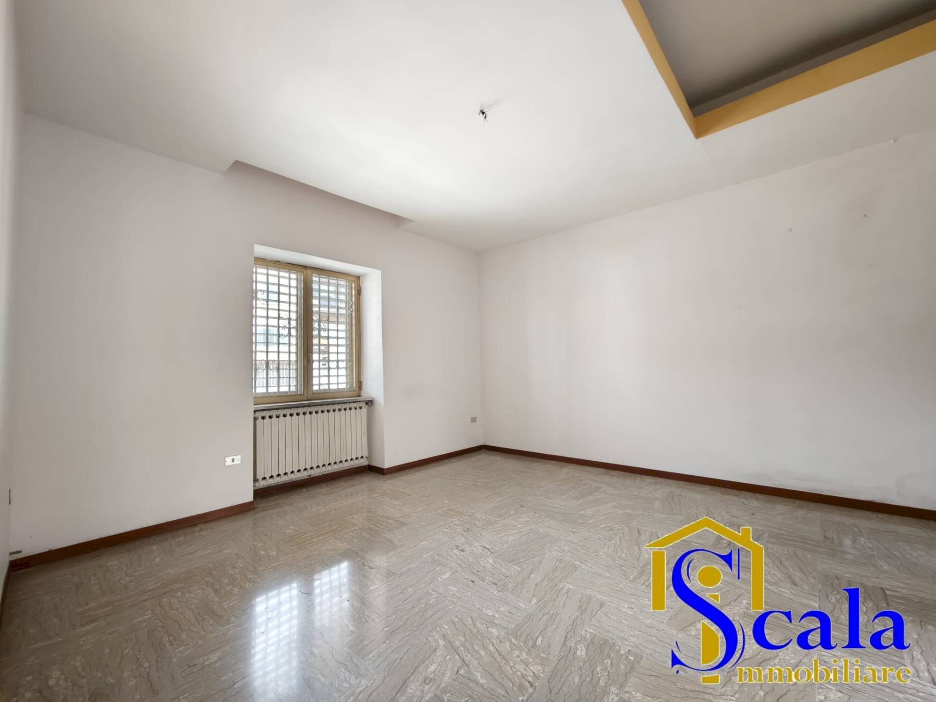 Foto 2 - Four-room apartment via alcide de gasperi, Curti - photo 2