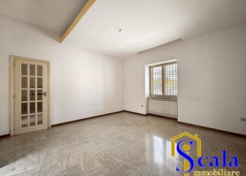 Foto 1 - Four-room apartment via alcide de gasperi, Curti - photo 1