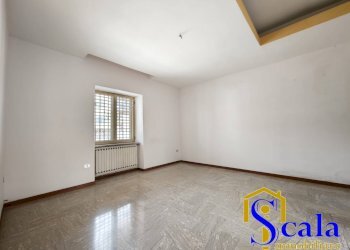 Foto 2 - Four-room apartment via alcide de gasperi, Curti - photo 2