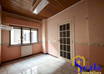 Foto 10 - Four-room apartment via alcide de gasperi, Curti - photo 10