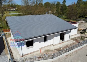 Foto 3 - Villa MONSIGNOR VINCENZO GANDOLFI
 
SNC, Castello d'Argile - foto 3