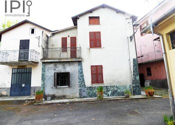 Foto 1 - Casa indipendente piazza castello
 
30, Visone - foto 1