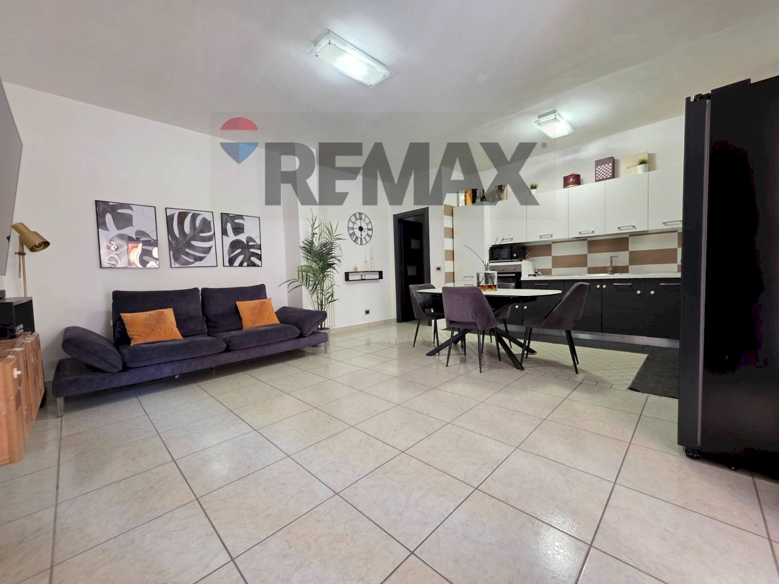 Sala da pranzo - Appartamento terza traversa castagna
 
32, Casoria - foto 3