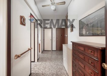 Hall / corridoio - Appartamento Via Vincenzo Bellini
 
3, Brugherio - foto 4