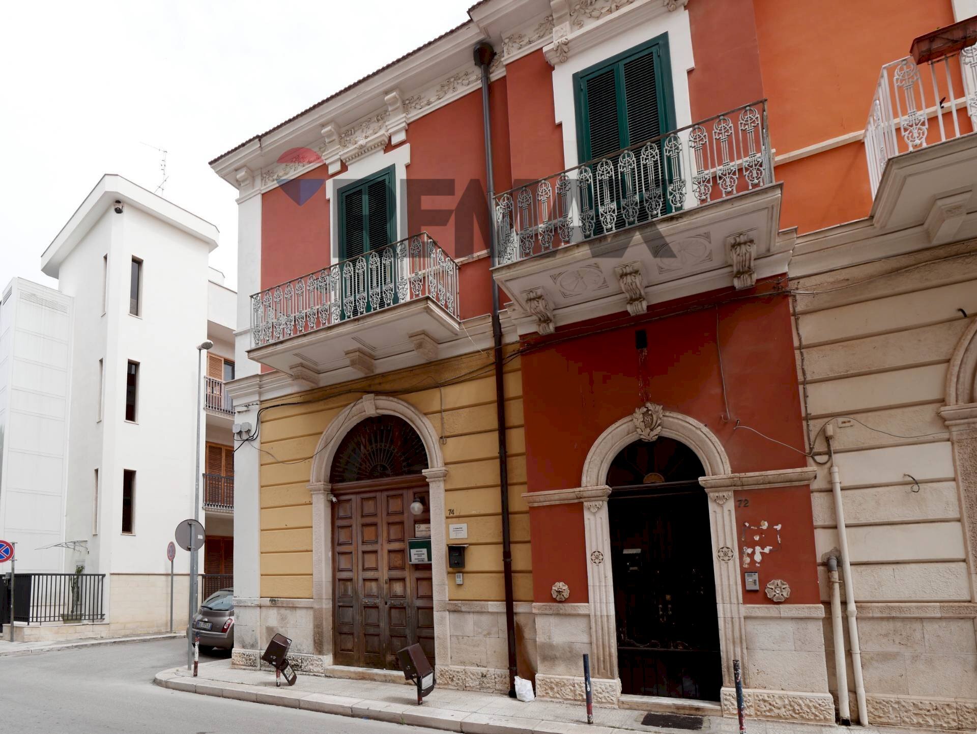 Edificio all\'aperto - Trilocale Via Lanza
 
72, Triggiano - foto 1