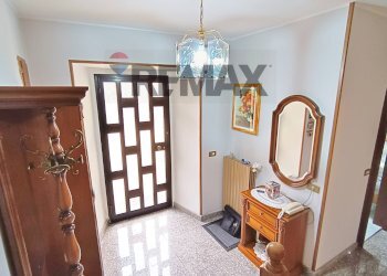 Hall / corridoio - Casa semi indipendente Gozzano - foto 7