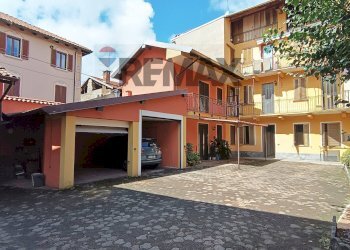 Edificio all\'aperto - Appartamento Gozzano - foto 2