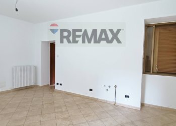 Stanza vuota - Trilocale Gozzano - foto 9