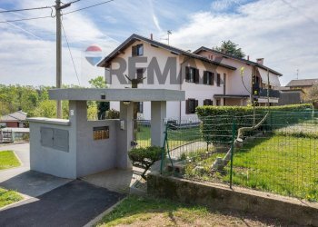 Casa all\'aperto - Trilocale via Aldo Moro
 
15, Carnago - foto 1