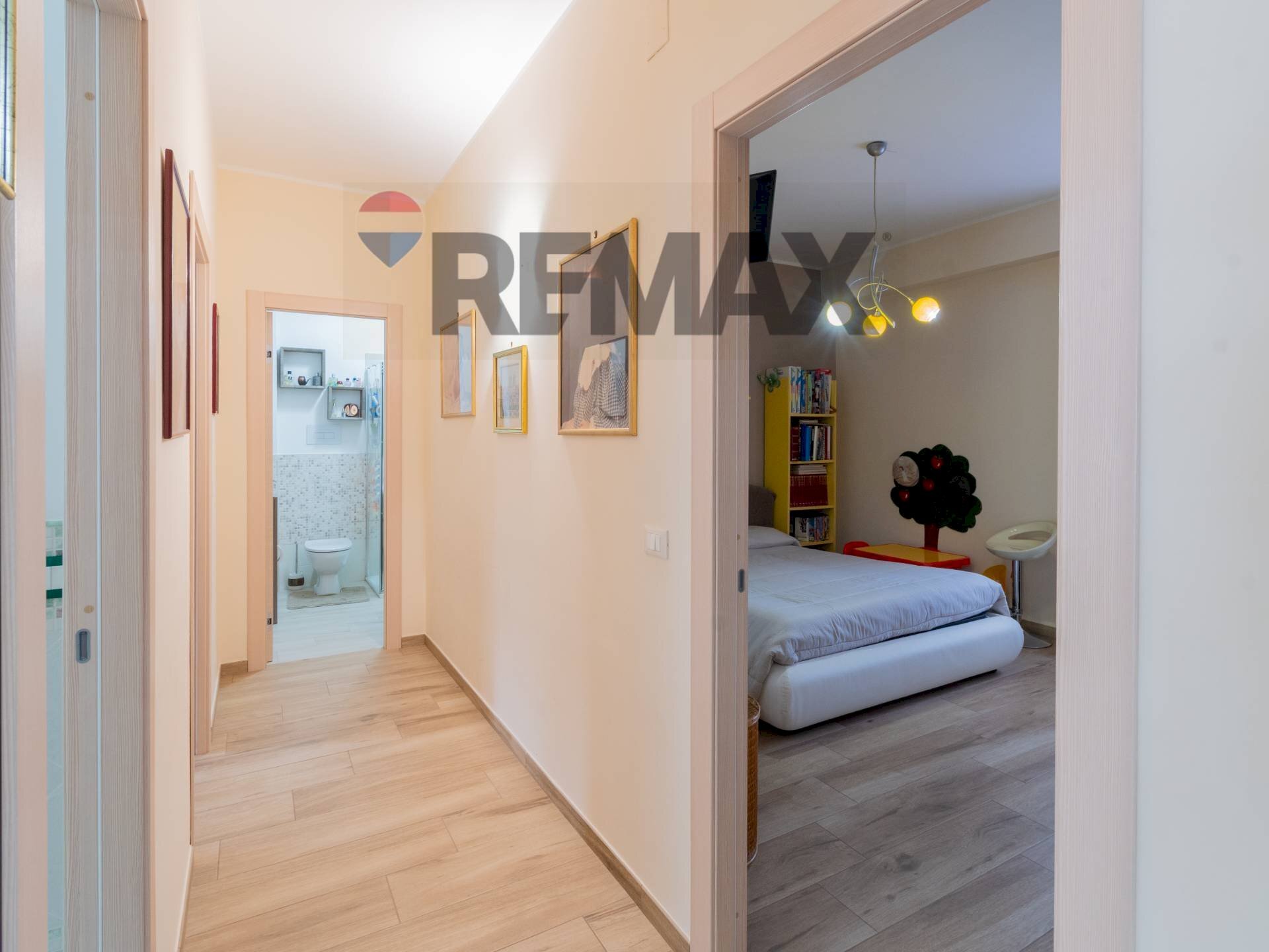 Hall / corridoio - Quadrilocale Via Belmonte Chiavelli
 
164/A, Palermo - foto 3