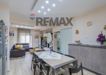 Sala da pranzo - Quadrilocale Via Belmonte Chiavelli
 
164/A, Palermo - foto 15